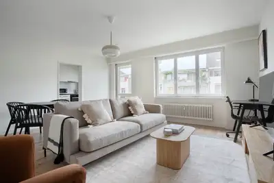 Image de Blueground | Iselin, storage & shared w/d, nr tram