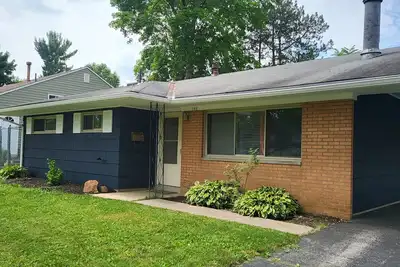 Image de 3-Bedroom House, City Location In Cool Columbus, Great Parking, Fenced Backyard