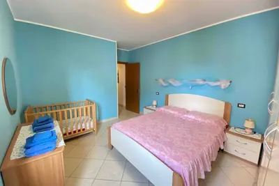 Image de Appartement 'Bright 300 M From Sea' avec terrasse privée