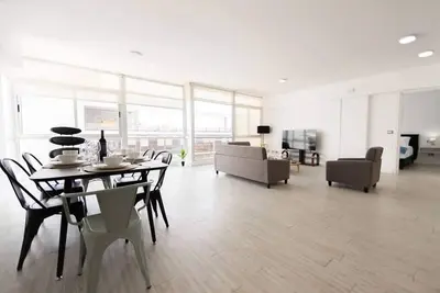 Image de Luxury 1 bedroom apt free parking and Pool