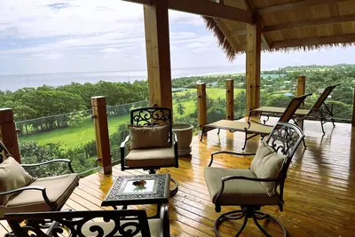 Image de The Links Eagle - Luxurious home with180 degree breathtaking views of the ocean