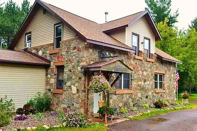 Image de Rock Garden Rental | 3 Beds, comfortable and clean