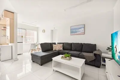 Image de Polished 2-Bed Unit in the Heart of Parramatta
