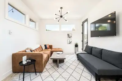 Image de #StayinMyDistrict NEBoise Hottub