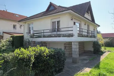 Image de Magnifique Maison très lumineuse avec grand jardin, bien située. Quartier calme
