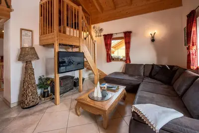 Image de Alpine hut with breathtaking mountain views and proximity to the lift in the Zil