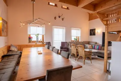 Image de Alpine hut with breathtaking mountain views and proximity to the lift in the Zil