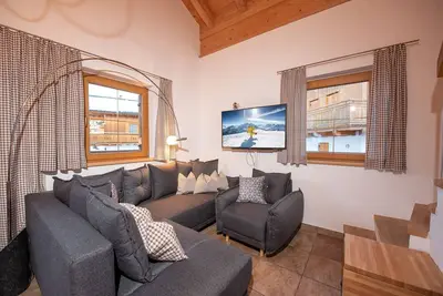 Image de Alpine hut with breathtaking mountain views and proximity to the lift in the Zil