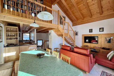 Image de Alpine hut with breathtaking mountain views and proximity to the lift in the Zil