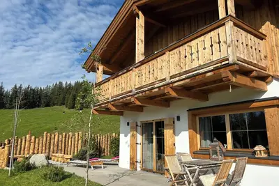 Image de Modern chalet with mountain view, sauna, and proximity to the lift in the Ziller