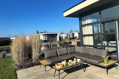 Image de Top modern chalet 'Refugium' with large garden on the IJssel