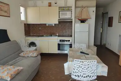 Image de Gruissan - Appartement climatisé - 6 pers - Parking - Plage à 50m