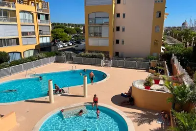 Image de Gruissan: T3, 4 Pers, Piscine, Parking, Proche Commerce, Environnement Calme, Accès Plage
