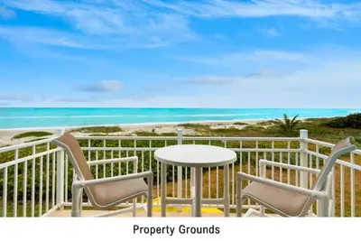 Image de Stunning Beachfront Home with Breathtaking Views