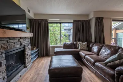 Image de Canmore - Copperstone #3207 - 2 Bedroom + Den