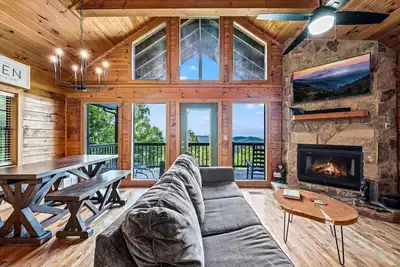 Image de New! Peaceful 2br w/Mtn Views*Hot Tub*Arcade Games