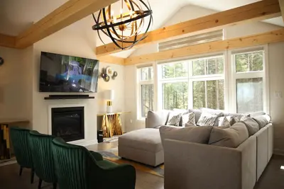 Image de Lux Muskoka Cottage Huntsville