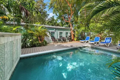 Image de Royal Poinciana Cottage - Quaint Old Town location
