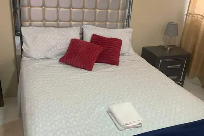 Image de Cozy 2-bedroom apartment with WiFi, Ac in peaceful Portmore