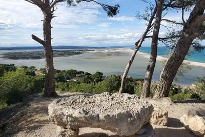 Image de Grande maison vue imprenable, à 10 mn à pied de la plage et commerces. Garage 2p
