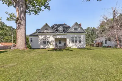 Image de 5 Mi to Dtwn Jackson: Family-Friendly Home!