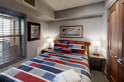 Image de Cozy 1br Condo in Rimfire by RedAwning