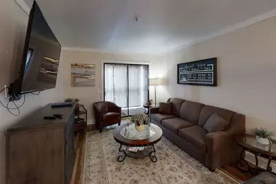 Image de Cheerful 2br Flat in Snowcrest - sleeps 6! by RedAwning