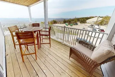 Image de Vibrant 2br Getaway in Seneca by RedAwning