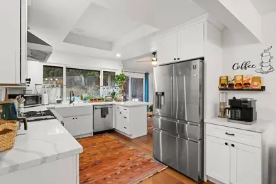 Image de Spacious & updated pet friendly house near San Francisco!