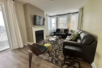 Image de Modern 2br Seneca Condo with Skidder Slope View by RedAwning