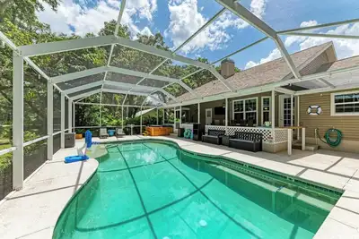 Image de Garden House with Pool & Spa