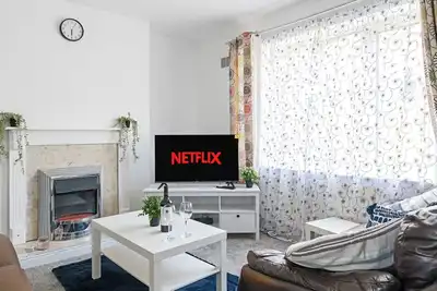 Image de Comfy 3 Bedroom House in Nottingham, Sleeps 6