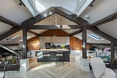 Image de Pass the Keys | Exquisite Penthouse Loft | Jewellery Q | W/Parking