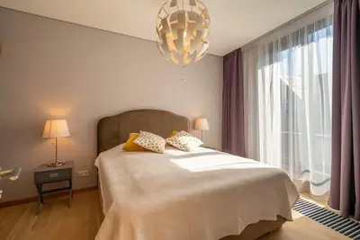 Image de Dzirnavu luxury apartment with balcony