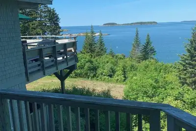 Image de Small Point Harbor property with beach access