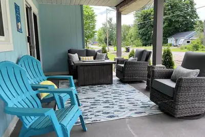 Image de Walk to the Beach, Minutes to Horse Shows - Creekside Cottage