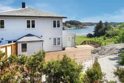 Image de Belle maison à Hellvik avec WiFi