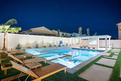 Image de Coachella Luxe Oasis 6br Resort Self Check-in