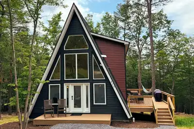 Image de Modern A-Frame Cabin in the Heart of the Shenandoah Valley