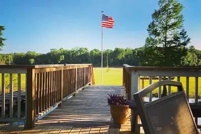 Image de Peaceful 3-bedroom river camp on the Pascagoula River with Private sandbar!