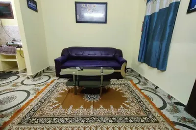 Image de Feel at Home: Exceptional Comfort and Convenience!