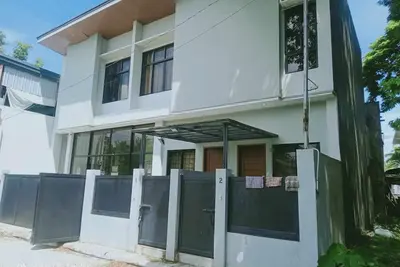 Image de Bachelor's apartment good for 2 person but can accommodate 3 person