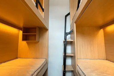 Image de Hostel in Bangkok with single suite and bunkbed room with free Wi-Fi.