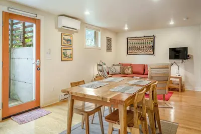 Image de #StayinMyDistrict Alberta Arts Daylight Studio