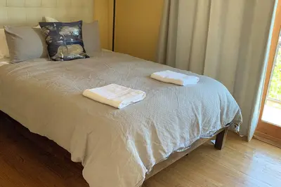 Image de Quiet, Cat-Enabled Paradise in the Heart of San Francisco