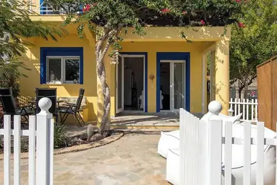 Image de Le Petit Refuge 2 Floor Maisonette with Seaview