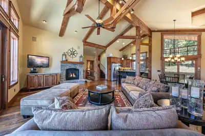 Image de Compass by Tahoe Getaways - Northstar Luxury w Pool and Tennis Access