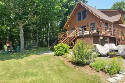 Image de Great cabin on a tidal river, just minutes from Acadia National Park.
