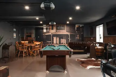 Image de Hollywood / Spa, Billiards, Games / 18 Guests