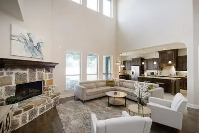 Image de Spacious & Luxe, 5 Star Neighborhood, Movie Theatr